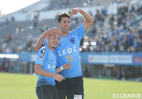 野村の折り返しを走り込んだイバが左足で強烈なボレーシュートを放ち、横浜FCが追加点を奪う【明治安田Ｊ２ 第3節 横浜FCvs愛媛】