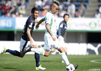 レオナルド（鳥取）が追加点を挙げ前半で2点のリードする展開に【明治安田生命Ｊ３リーグ　第1節 鹿児島vs鳥取】