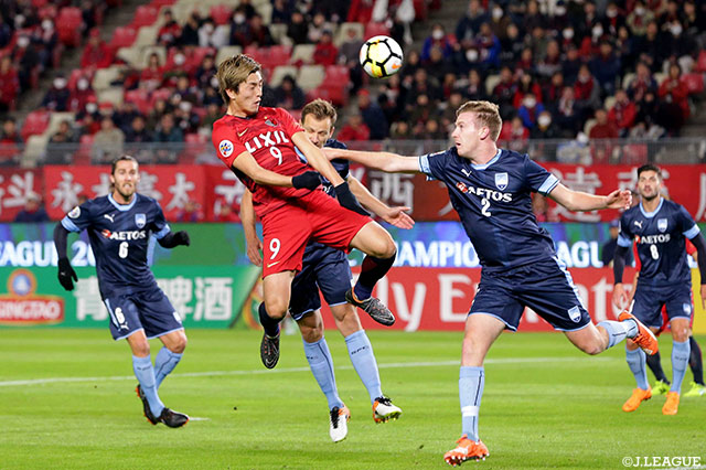 伊東 幸敏（鹿島）が鋭いクロスを上げるも、ニアに飛び込んだ鈴木 優磨にはわずかに合わない【ACL GS MD4 鹿島vsシドニーＦＣ】