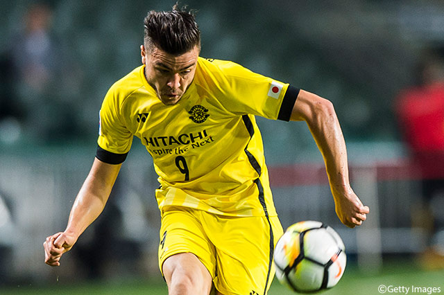 クリスティアーノ（柏）が強烈なシュートを放つが、ワンチェンポンの好セーブに遭い惜しくもゴールならず【ACL GS MD4 傑志vs柏】