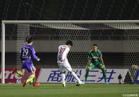 最終ラインを抜け出した深堀 隼平（名古屋）がスルーパスをダイレクトで流し込み、名古屋が1点を返す！【ルヴァンカップ GS 第2節 広島vs名古屋】