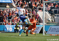 ゴール前にタイミングよく飛び込んだ河田 篤秀がゴールを決め新潟が先制【明治安田Ｊ２ 第4節 横浜FCvs新潟】