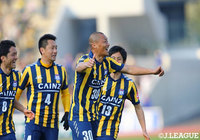 強烈なシュートを突き刺し、決勝点をマークした松下 裕樹（群馬）【明治安田Ｊ３ 第2節 群馬vs秋田】