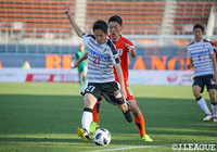 試合開始早々にヘディングシュートを決めた中山 雄登（熊本）【明治安田Ｊ２ 第4節 愛媛vs熊本】