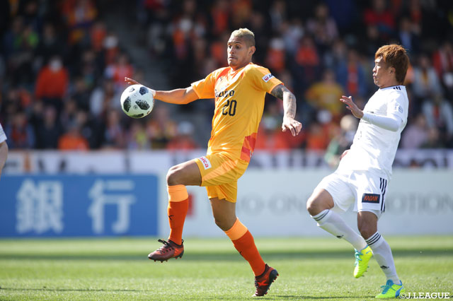 クリスラン（清水）は3試合連続ゴールを狙うも決めきれず【明治安田Ｊ１ 第4節 清水vs仙台】