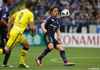 試合終了間際に遠藤 保仁（Ｇ大阪）が決定的なパスを出すがゴールならず。Ｇ大阪は2点差を追いつき、今季初の勝ち点1を獲得した【明治安田Ｊ１ 第4節 Ｇ大阪vs柏】