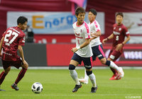 途中出場の柿谷 曜一朗（Ｃ大阪）は決定機を作れず【明治安田Ｊ１ 第4節 神戸vsＣ大阪】