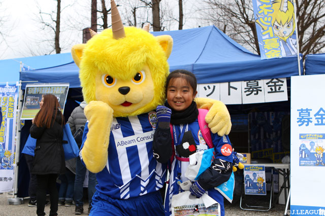 ディーオと一緒に記念撮影！【明治安田Ｊ２ 第5節 山形vs横浜FC】