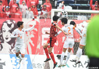 後半立ち上がりのCKに、ニアに走り込んだ皆川 佑介が頭で合わせ熊本が同点に追いつく！【明治安田Ｊ２ 第5節 熊本vs大宮】