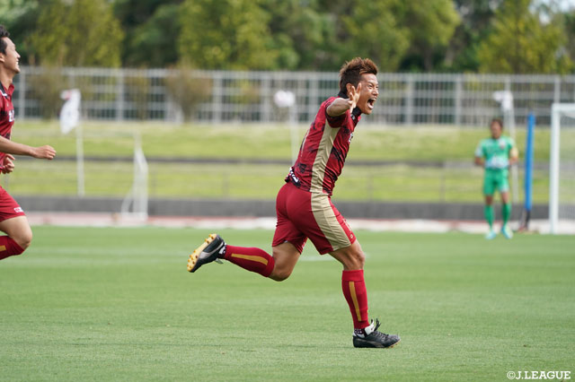 2試合連続ゴールを決めた播戸 竜二（琉球）【明治安田Ｊ３ 第3節 琉球vs鳥取】