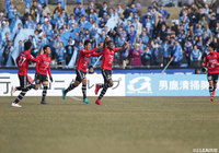 CKからのボールに合わせたニウドがゴールを決め福島が先制【明治安田Ｊ３ 第4節 秋田vs福島】