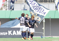 後半開始早々見事なミドルシュートを決めた五領 淳樹（鹿児島/#11）【明治安田Ｊ３ 第4節 鹿児島vs藤枝】