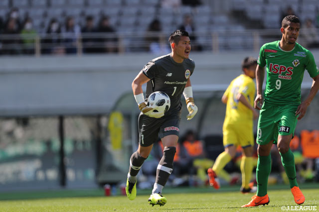 児玉 剛ら守備陣の活躍でゴールを許さなかった山形だったが、今季2勝目とはならなかった【明治安田Ｊ２ 第6節 東京Ｖvs山形】