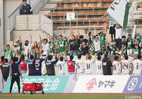 アウェイで愛媛に快勝した岐阜。サポーターと勝利を分かち合った【明治安田Ｊ２ 第6節 愛媛vs岐阜】