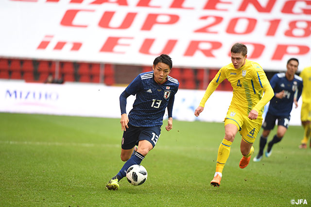 後半途中から出場した小林 悠（川崎Ｆ）。ドリブル突破を計る【キリンチャレンジカップ 2018 in EUROPE 日本vsウクライナ】
