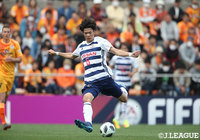 得意の左足で中盤でパスを散らした扇原　貴宏（横浜FM）【明治安田Ｊ１ 第5節 清水vs横浜FM】