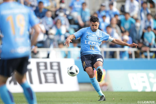 横浜FCのエース、イバが積極的にゴールを狙うが決めきることができない【明治安田Ｊ２ 第7節 横浜FCvs金沢】