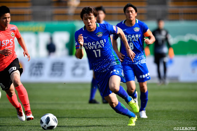 山﨑 凌吾（徳島）は果敢にシュートを放つなど奮闘したが得点は奪えなかった【明治安田Ｊ２ 第7節 徳島vs東京Ｖ】