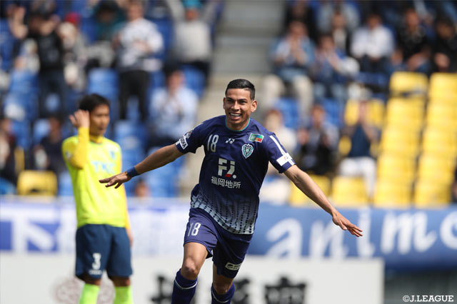 前半2得点と立て続けにゴールを決めたドゥドゥ。福岡を勝利に導いた【明治安田Ｊ２ 第7節 福岡vs栃木】