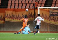 GKとの1対1を冷静に制して先制ゴールを奪った高木　善朗（新潟）【ルヴァンカップGS 第3節 新潟vs横浜FM】