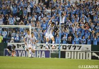 古巣からゴールを奪った金園 英学(甲府)は歓喜のジャンプ【ルヴァンカップGS 第3節 磐田vs甲府】