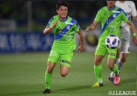 前節に続いて先発起用された石原 広教(湘南)は、この日フル出場で精力的なプレーを見せた【ルヴァンカップGS 第3節 湘南vs神戸】