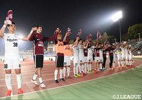 2連勝と好調を維持する神戸。敵地まで足を運んだサポーターに勝利の挨拶【ルヴァンカップGS 第3節 湘南vs神戸】