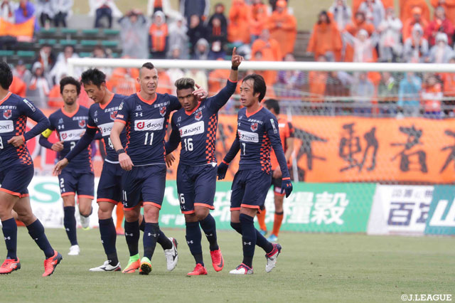 CKを頭で合わせたマテウス（大宮/#16）。前半の内に試合を振り出しに戻した【明治安田Ｊ２ 第8節 山口vs大宮】