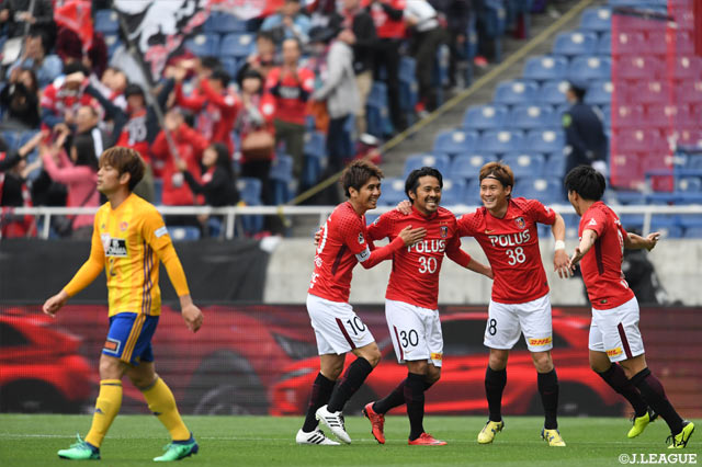 開始5分、今季ホームでの初ゴールを決めた興梠 慎三（#30）【明治安田Ｊ１ 第6節 浦和vs仙台】