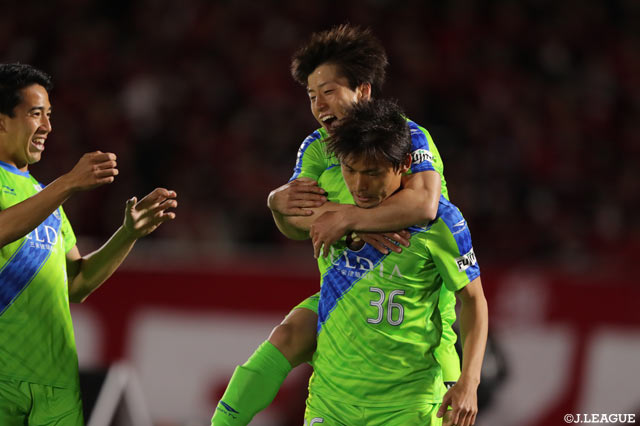 岡本 拓也（#36）のクロスがオウンゴールを誘発し、湘南が先制に成功【明治安田Ｊ１ 第6節 湘南vs鹿島】