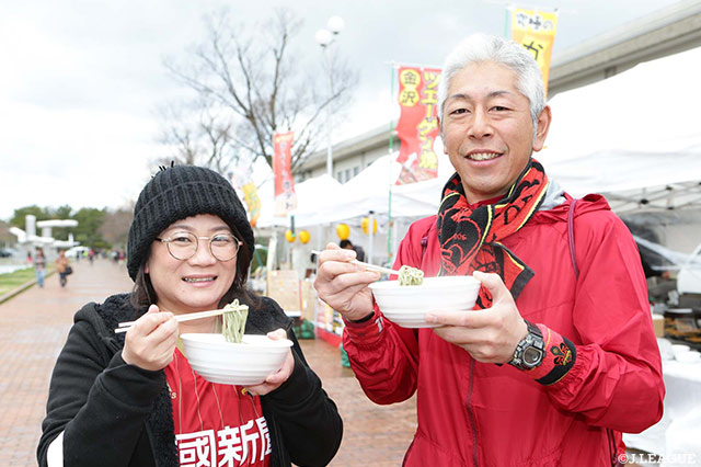 美味しいスタグルにご満悦！【明治安田Ｊ２ 第8節 金沢vs千葉】