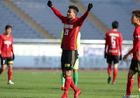 マラニョンがダメ押しの3点目を奪い、金沢がホームで逆転勝利を飾った【明治安田Ｊ２ 第8節 金沢vs千葉】