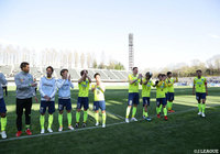 土壇場で勝点1を手にしホームのサポーターに応える栃木の選手たち【明治安田Ｊ２ 第8節 栃木vs徳島】