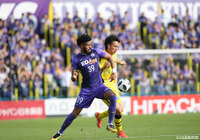 パトリック（広島）は前線からの守備やポストプレーでチームに貢献した【明治安田Ｊ１ 第6節 柏vs広島】