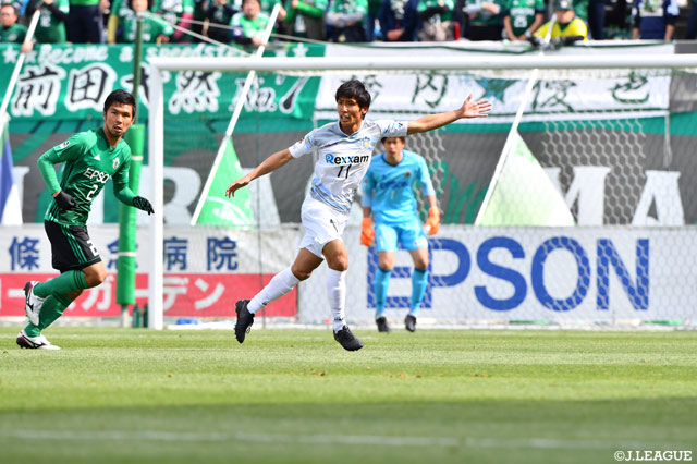 終了間際の88分に森川 裕基（讃岐）がシュートのこぼれ球を押し込んだ【明治安田Ｊ２ 第8節 松本vs讃岐】