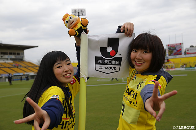 芝生の感触を味わえるピッチサイドウォークを体験しちゃいました！【明治安田Ｊ１ 第8節 柏vs札幌】