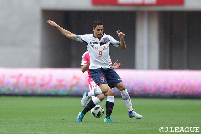 この日は途中出場となったディエゴ　オリヴェイラ（FC東京）。ゴールに迫る場面は作ったが、惜しくも得点は奪えなかった【明治安田Ｊ１ 第8節 Ｃ大阪vsFC東京】