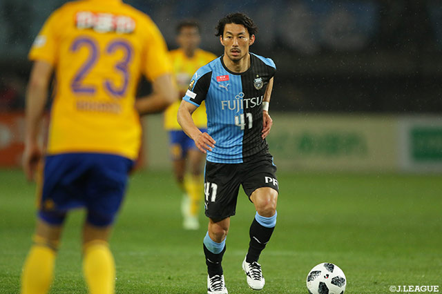 家長 昭博（川崎Ｆ）は惜しいシュートを放つも二度もポストに阻まれ、得点ならず【明治安田Ｊ１ 第8節 仙台vs川崎Ｆ】