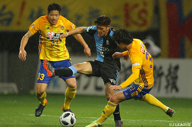 大久保 嘉人（川崎Ｆ）は後半から投入されるも仙台の厳しいマークに遭い、チャンスを作れず【明治安田Ｊ１ 第8節 仙台vs川崎Ｆ】