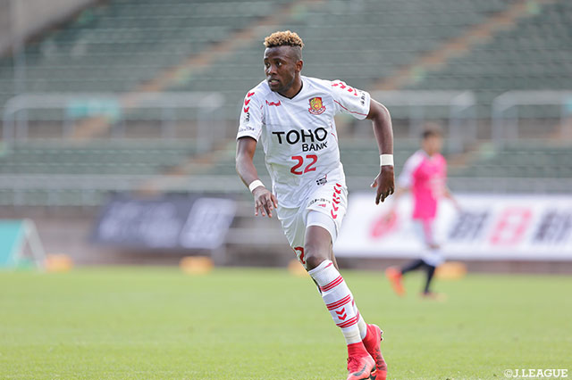 後半35分にチームを敗戦から救うゴールを決めた二ウド（福島）【明治安田Ｊ３ 第7節 C大23vs福島】