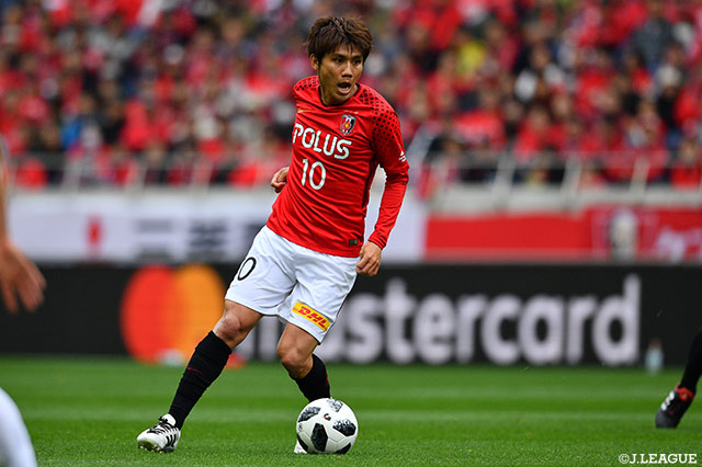 柏木 陽介（浦和）は中盤から左右にパスを散らし、攻撃のリズムを作った【明治安田Ｊ１ 第8節 浦和vs清水】