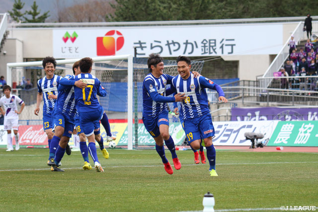 後半ATにダイビングヘッドを決めチームを勝利へ導いた中山 仁斗（山形/#39）【明治安田Ｊ２ 第9節 山形vs京都】