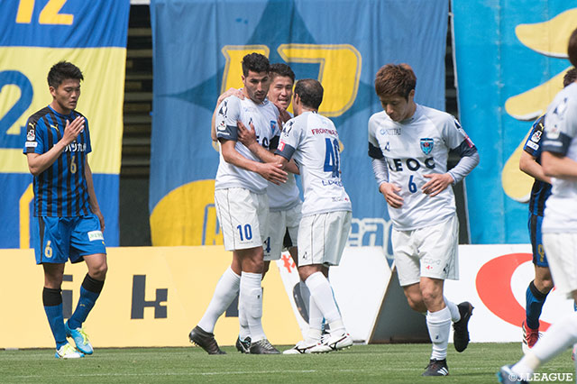 PKをイバ（#10）が沈め、横浜FCが先制！【明治安田Ｊ２ 第9節 大分vs横浜FC】