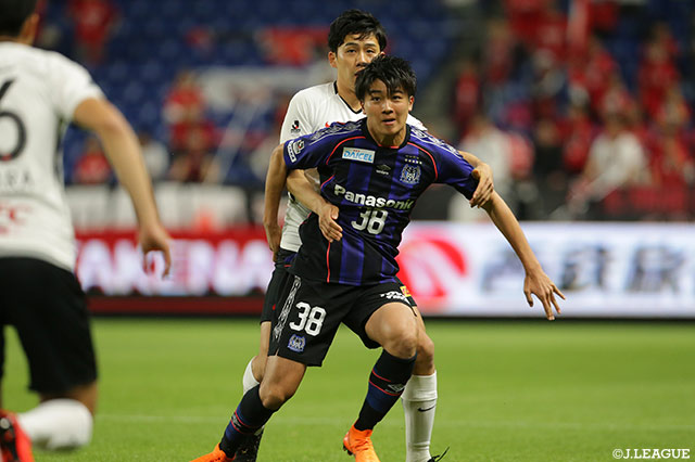 期待の中村 敬斗（Ｇ大阪）は遠藤 航（浦和）の激しいマークに遭い、得点ならず【ルヴァンカップ GS 第4節 Ｇ大阪vs浦和】