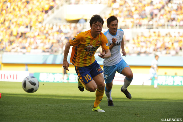 梁 勇基（仙台）はセットプレーやクロスでチャンスを作るもゴールには繋がらなかった【明治安田Ｊ１ 第9節 仙台vs磐田】