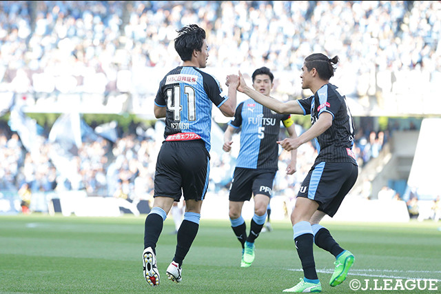 前半5分、家長　昭博（川崎Ｆ／＃41）のクロスが相手のオウンゴールを誘発し、ゴールラッシュの口火を切った【明治安田Ｊ１ 第9節 川崎Ｆvs鹿島】