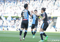 前半5分、家長　昭博（川崎Ｆ／＃41）のクロスが相手のオウンゴールを誘発し、ゴールラッシュの口火を切った【明治安田Ｊ１ 第9節 川崎Ｆvs鹿島】