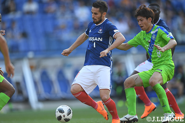 ウーゴ　ヴィエイラ（横浜FM）は前半だけでハットトリックを達成し、得点ランクトップに立った【明治安田Ｊ１ 第9節 横浜FMvs湘南】