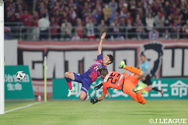 岡山は終了間際に椋原　健太がゴールに迫るも、惜しくも決められず【明治安田Ｊ２ 第10節 岡山vs岐阜】