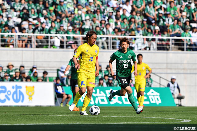 キャプテンの本田 拓也（山形）は何度かチャンスを演出するが1点が遠かった【明治安田Ｊ２ 第10節 松本vs山形】